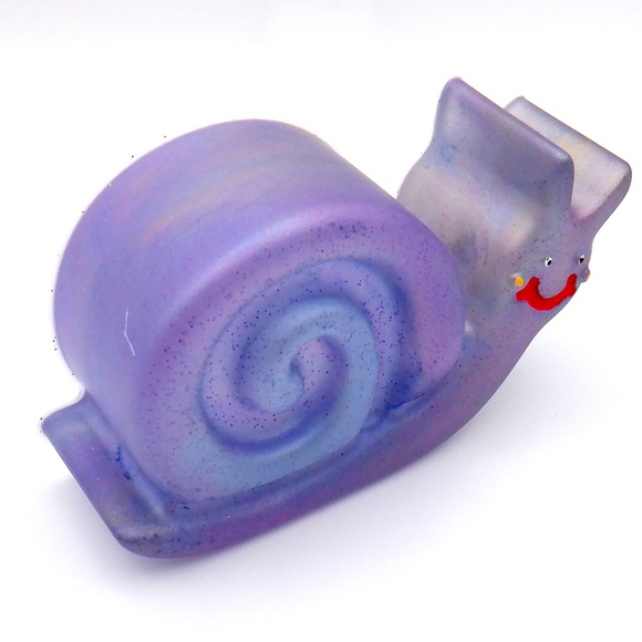 Handmade Resin Snail - Picture 7 of 8
